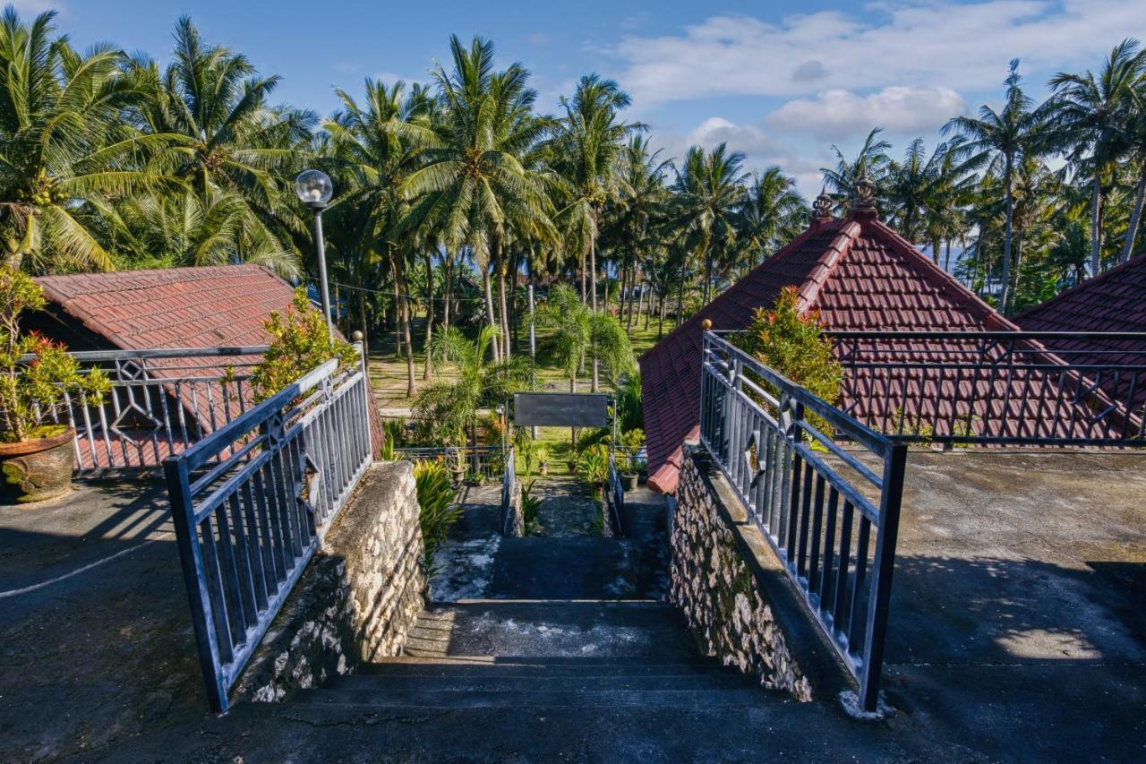 Coconut Hill Cottage Batununggul Exterior foto